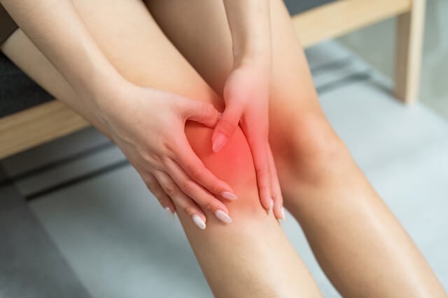 What Causes Knee Tightness and How It Differs From Knee Pain