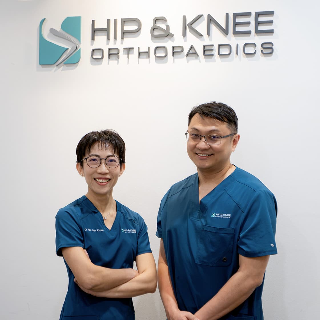 Knee specialist Singapore — Dr Adrian Lau and Dr Tan Sok Chuen, fellowship-trained knee doctors at Hip & Knee Orthopaedics